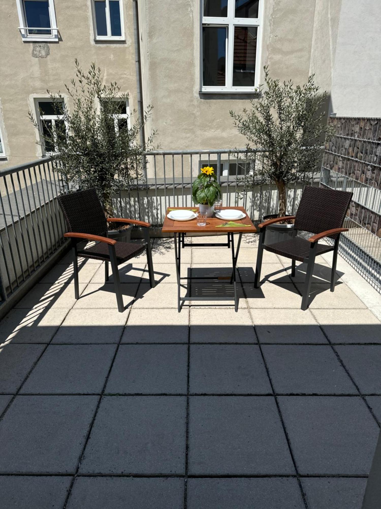 Апартаменти Klein Aber Fein Mit Terrasse Відень Екстер'єр фото