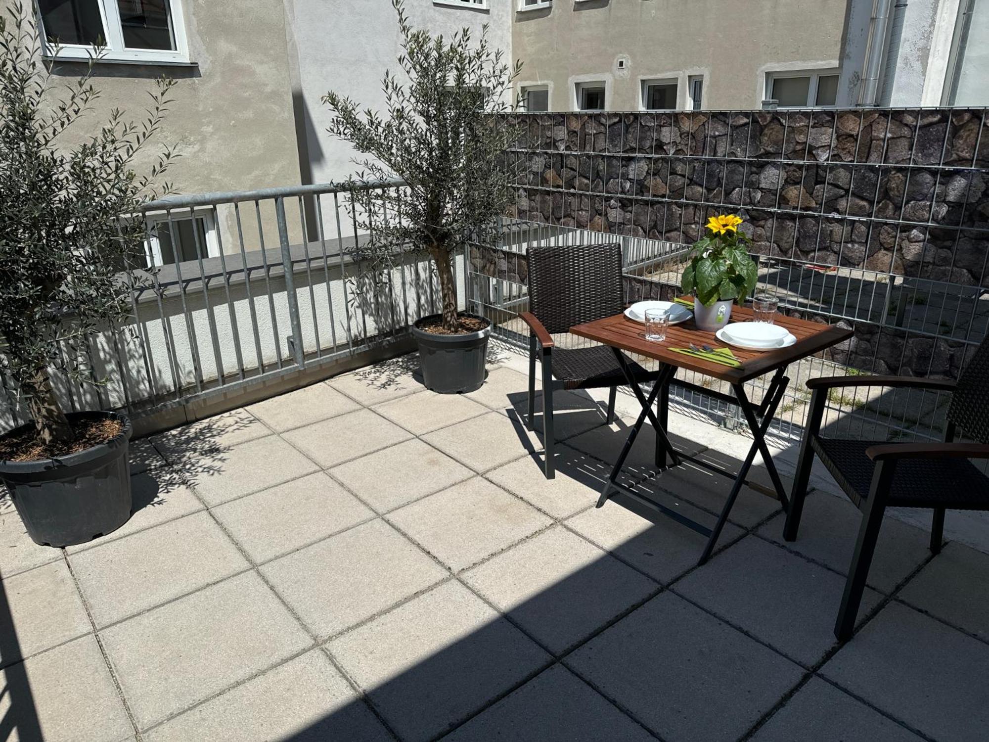 Апартаменти Klein Aber Fein Mit Terrasse Відень Екстер'єр фото